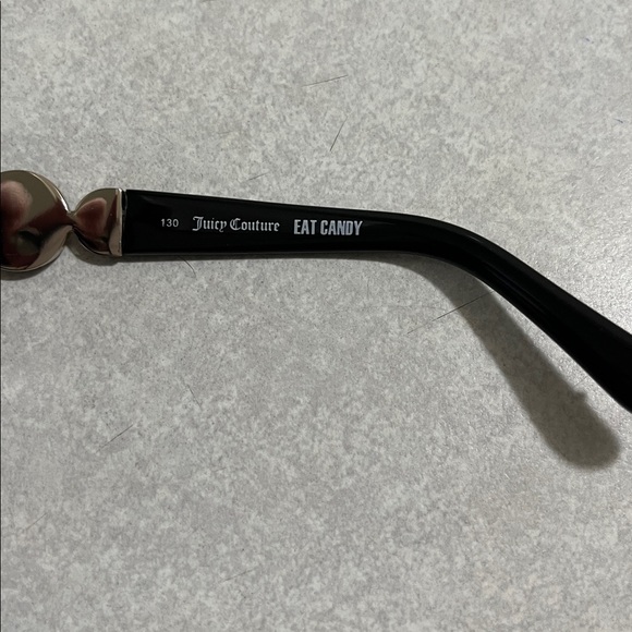 Juicy Couture Black Sunglasses with Pink Case - Picture 8 of 8